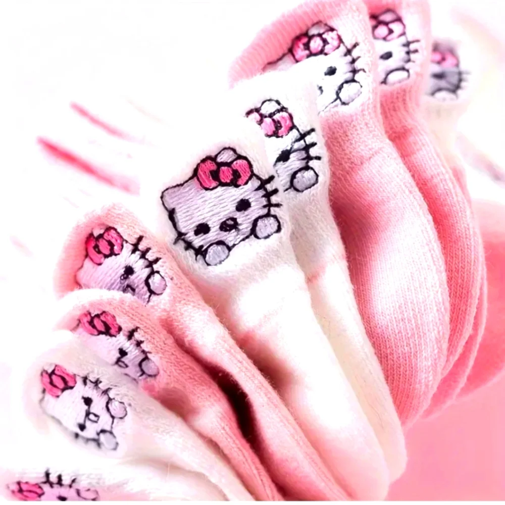 Hello Kitty pink white